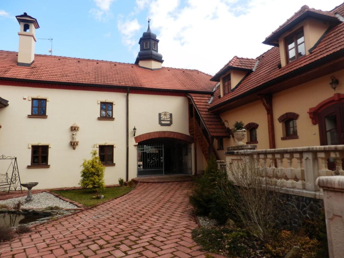 Zámeček Zdíky - Zámecký apartmán Bujanov Exterior foto